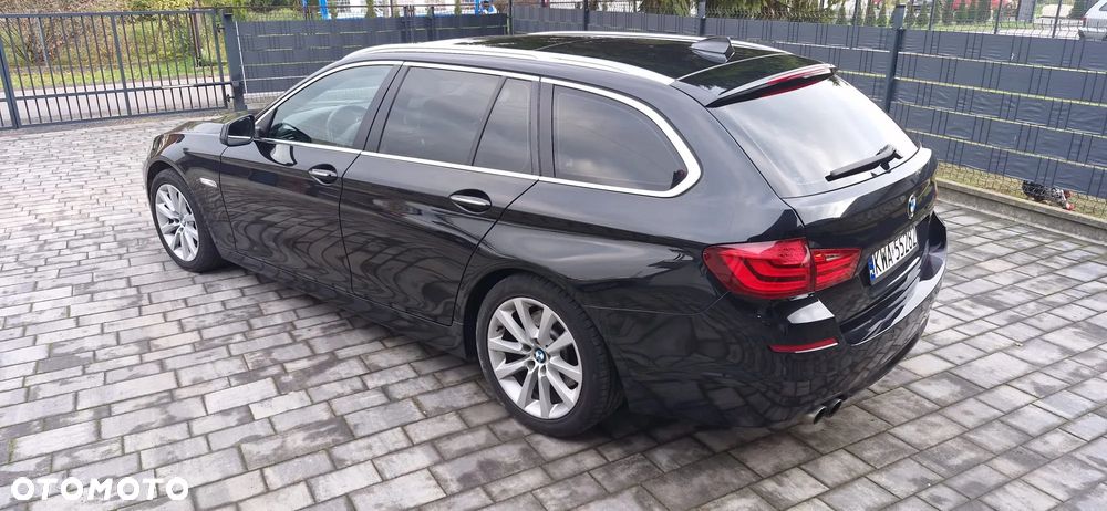 BMW Seria 5 525d xDrive - 2