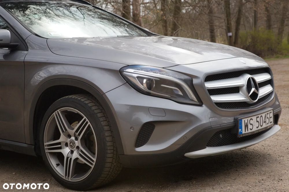 Mercedes-Benz GLA 200 7G-DCT - 32