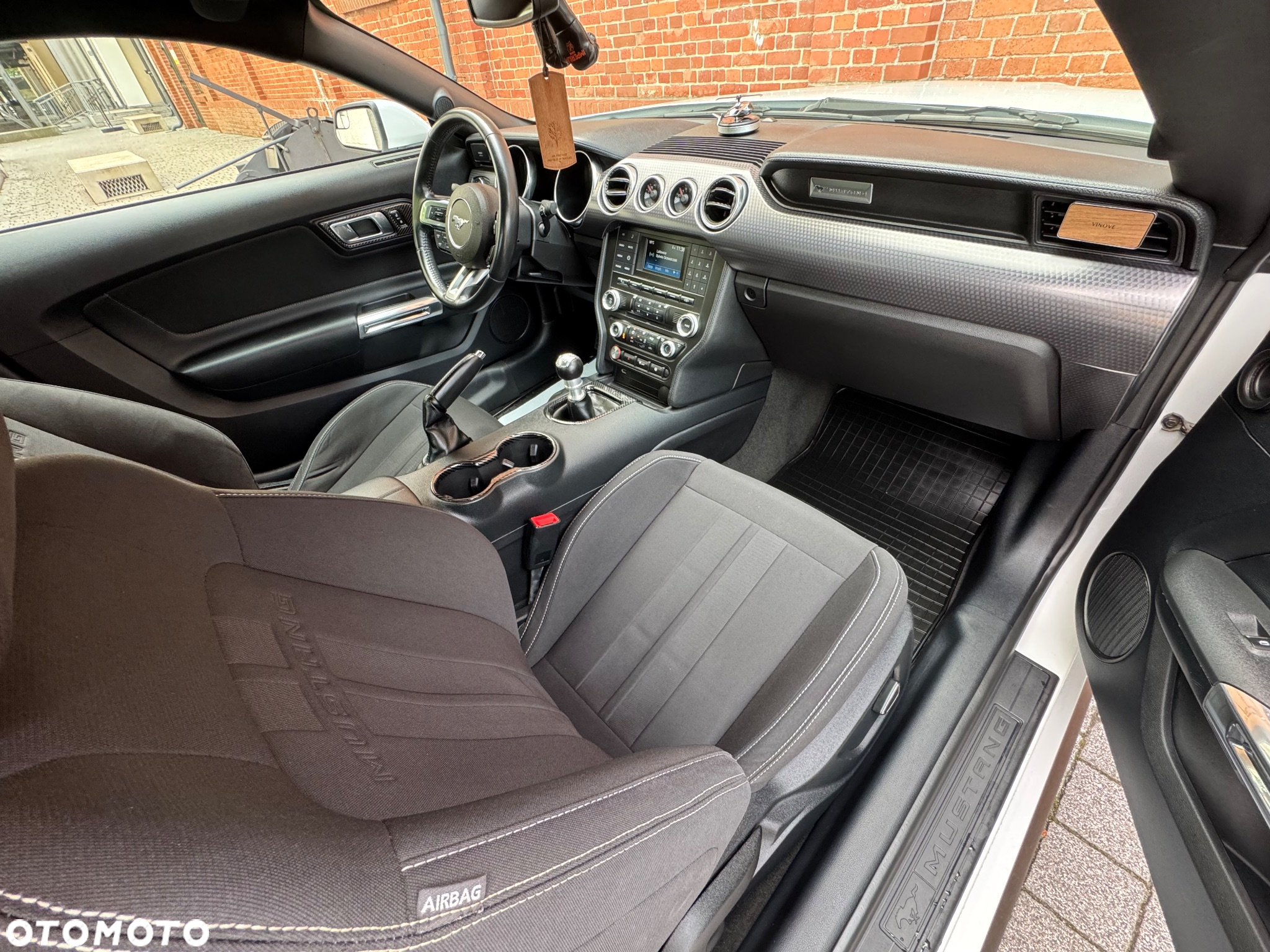 Ford Mustang 5.0 V8 GT - 21