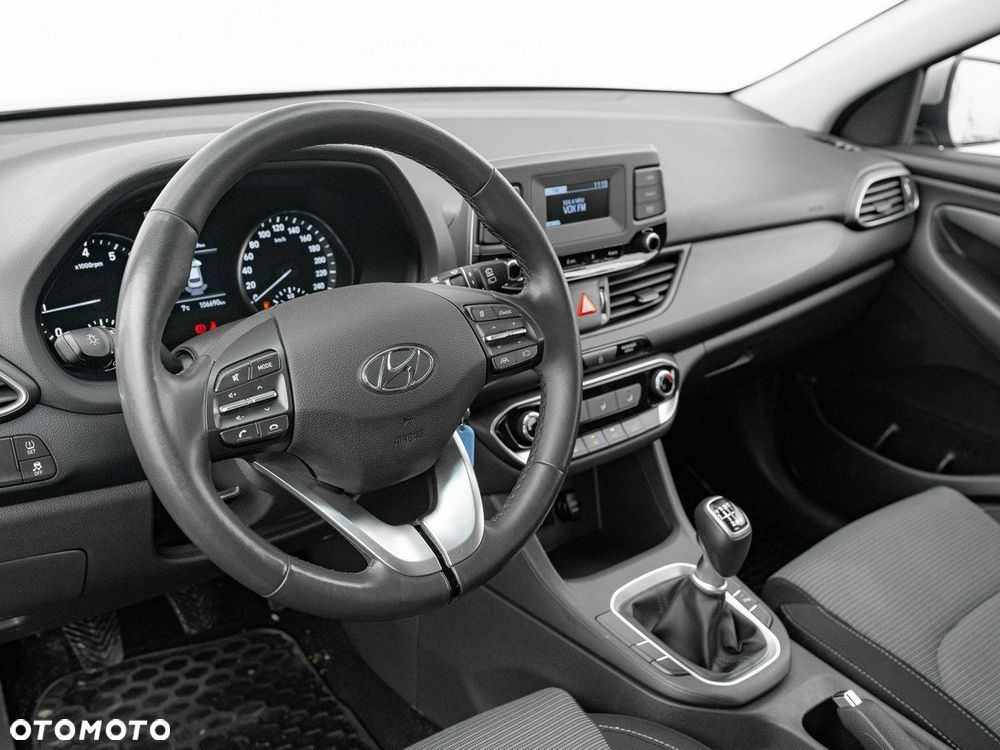 Hyundai i30 1.5 DPI Classic + - 7