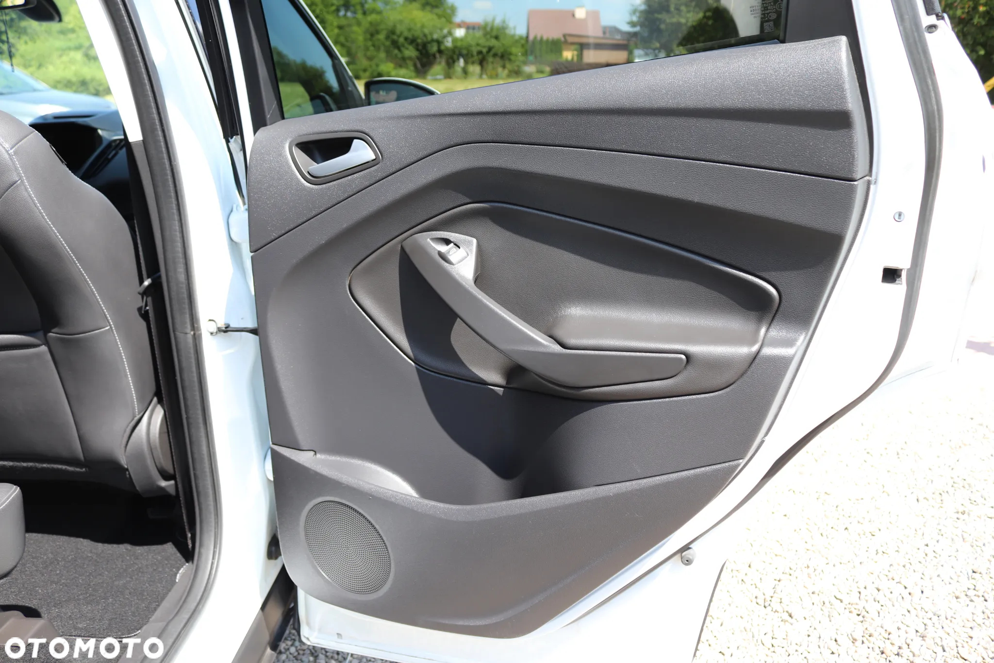 Ford Kuga 2.0 TDCi 2x4 Business Edition - 34