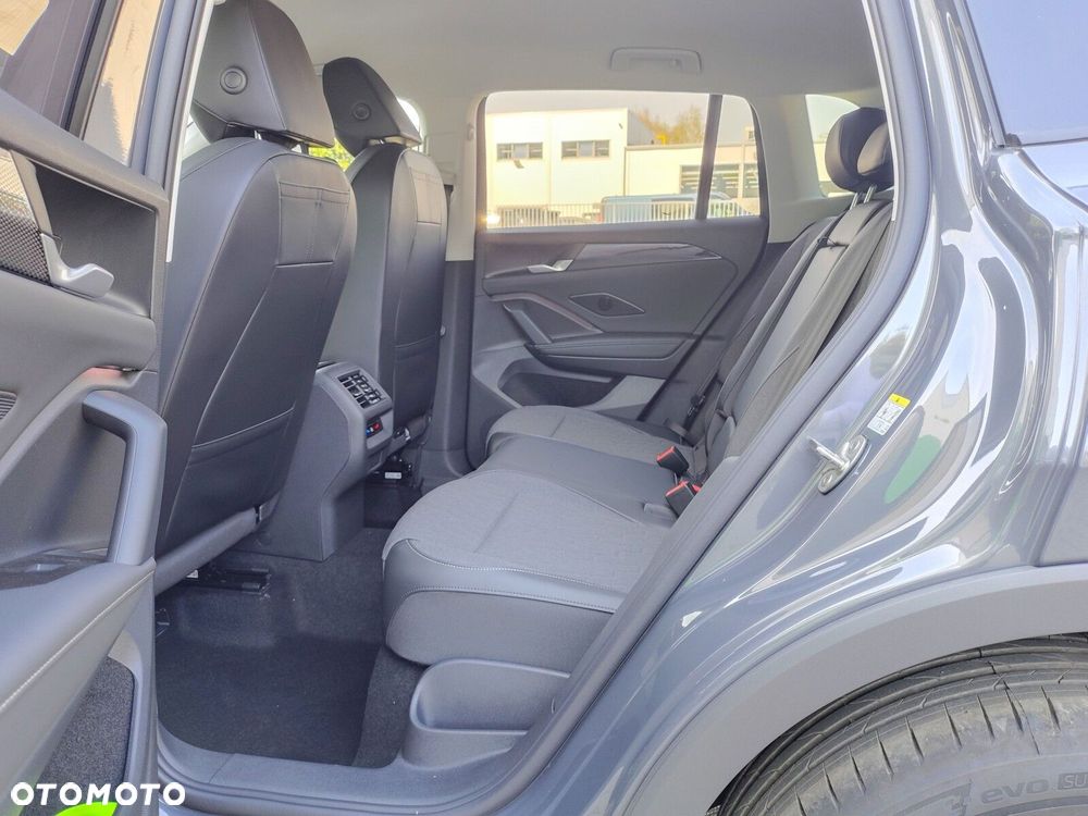 Volkswagen Tiguan - 24