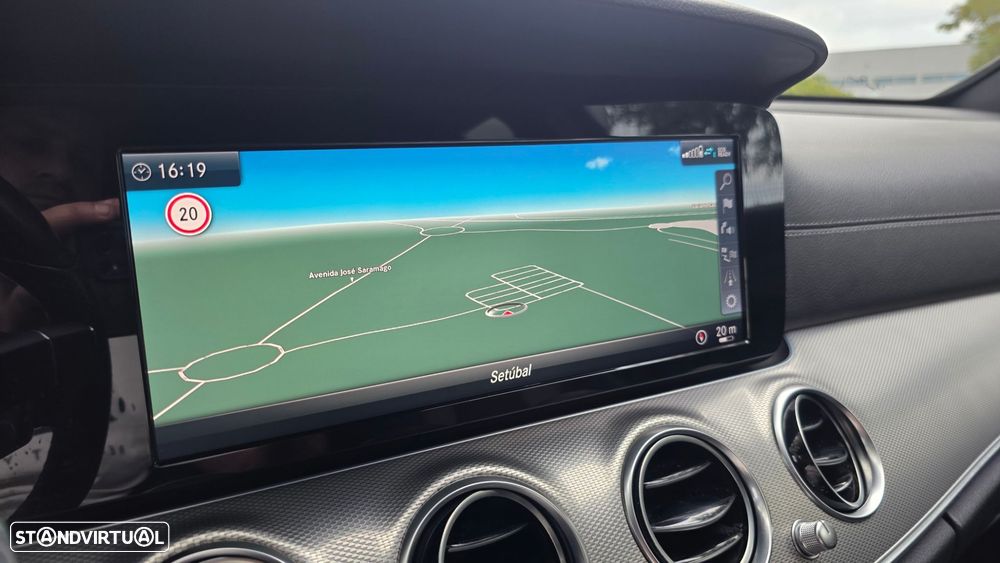 Mercedes-Benz E 220 d AMG Line - 33