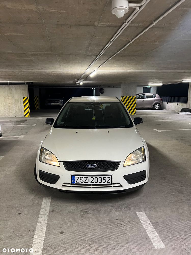 Ford Focus 1.6 Ghia - 11