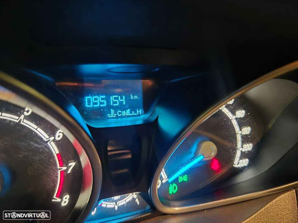 Ford Tourneo Courier 1.0 EcoBoost Titanium - 14