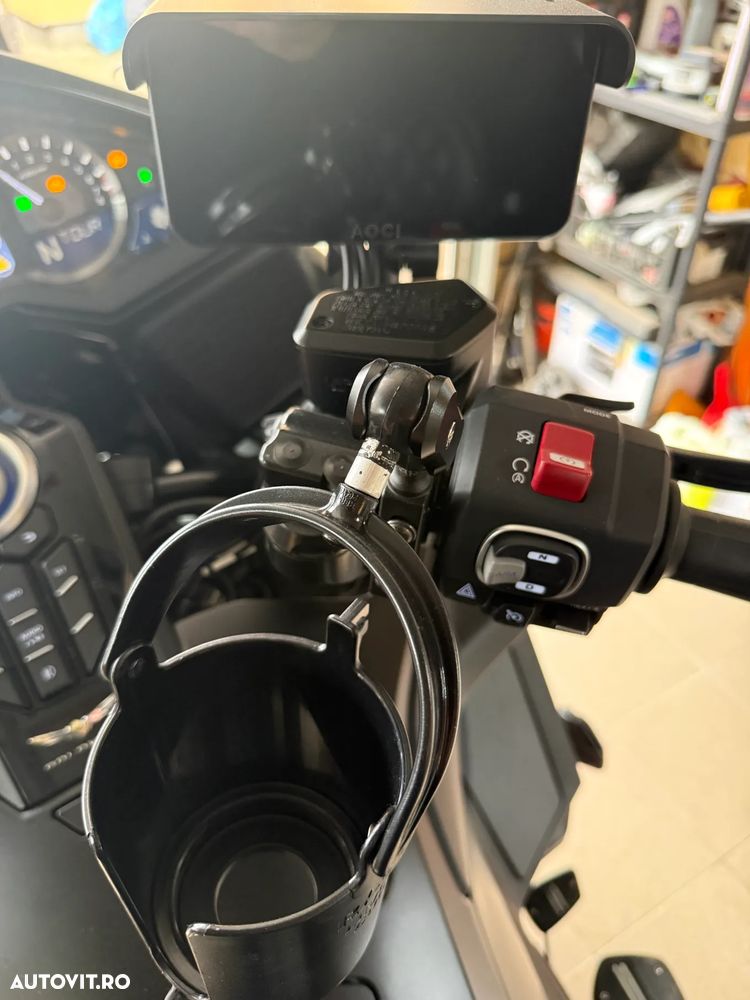 Honda GL 1800 Gold Wing - 32