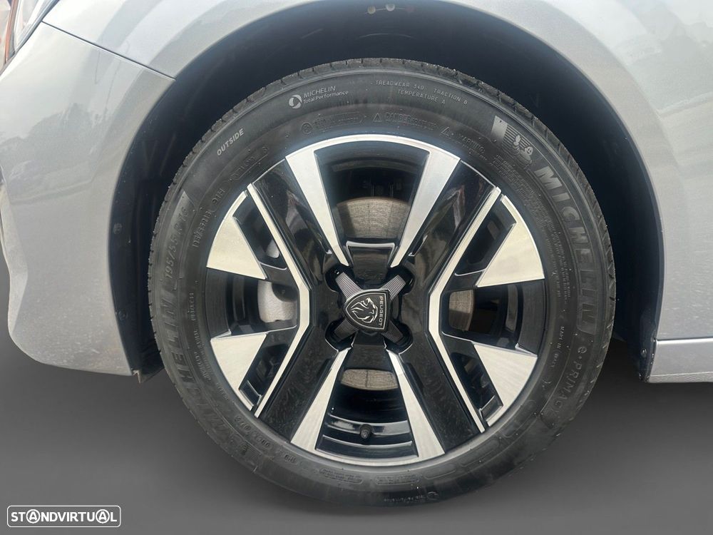 Peugeot 208 1.2 Hybrid Allure e-DCS6 - 14