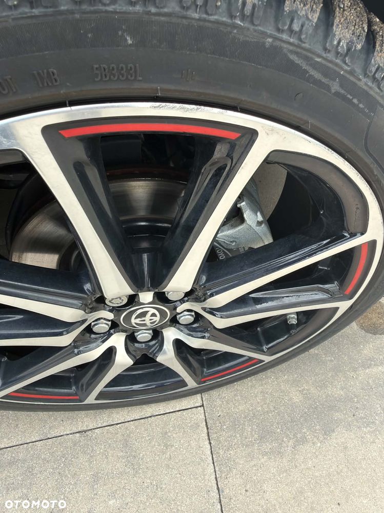Toyota Yaris Hybrid 1.5 GR Sport - 17