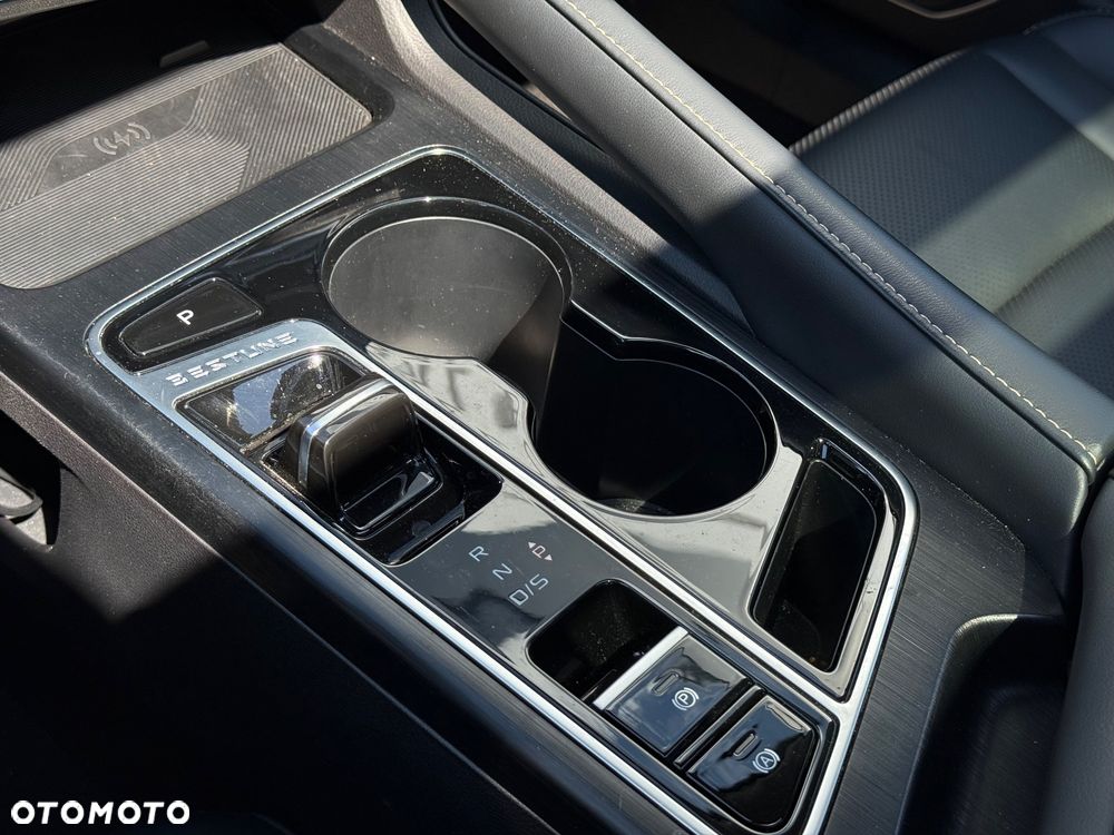 Bestune B70 2.0T Elegance - 26