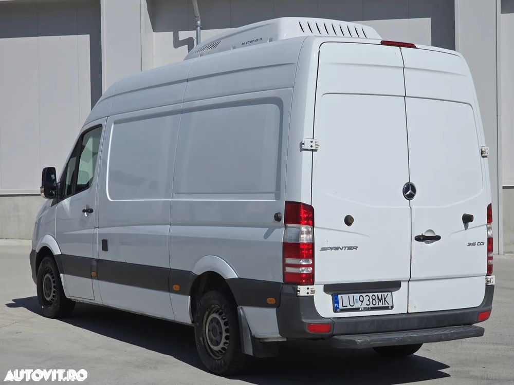 Mercedes-Benz Sprinter - 4
