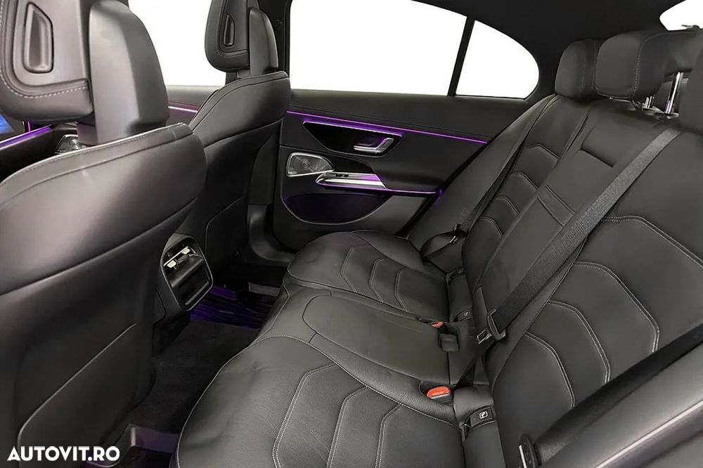 Mercedes-Benz E 300e 4Matic 9G-TRONIC Edition AMG Line - 11