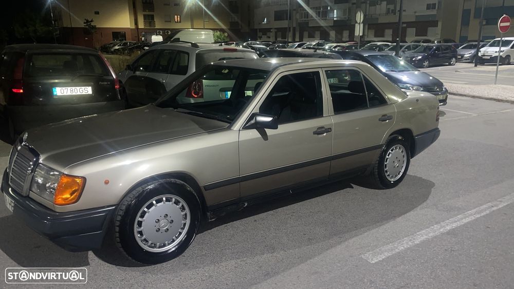 Mercedes-Benz W124 (1984-1997) 300 TD - 1