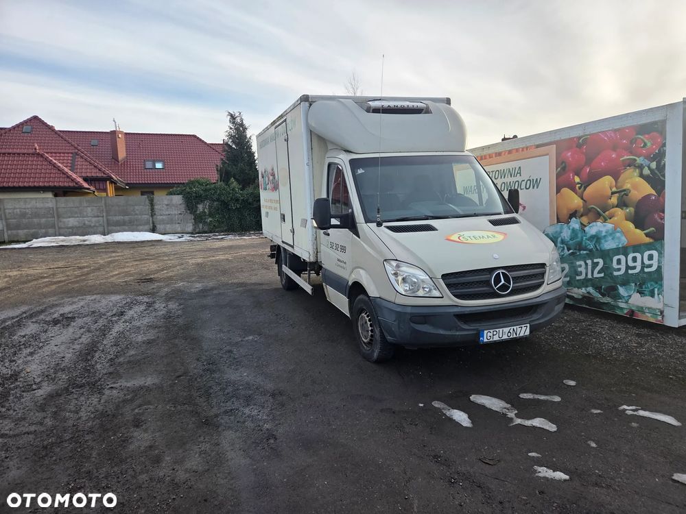 Mercedes-Benz Sprinter - 2