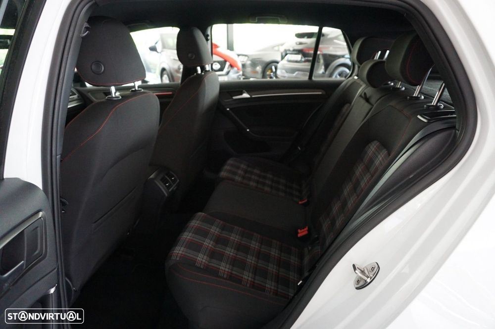 VW Golf 2.0 TSi GTi Performance - 8