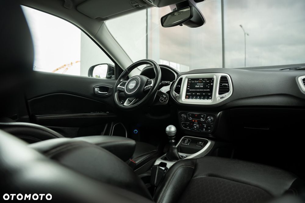 Jeep Compass 1.4 TMair Longitude FWD S&S - 29