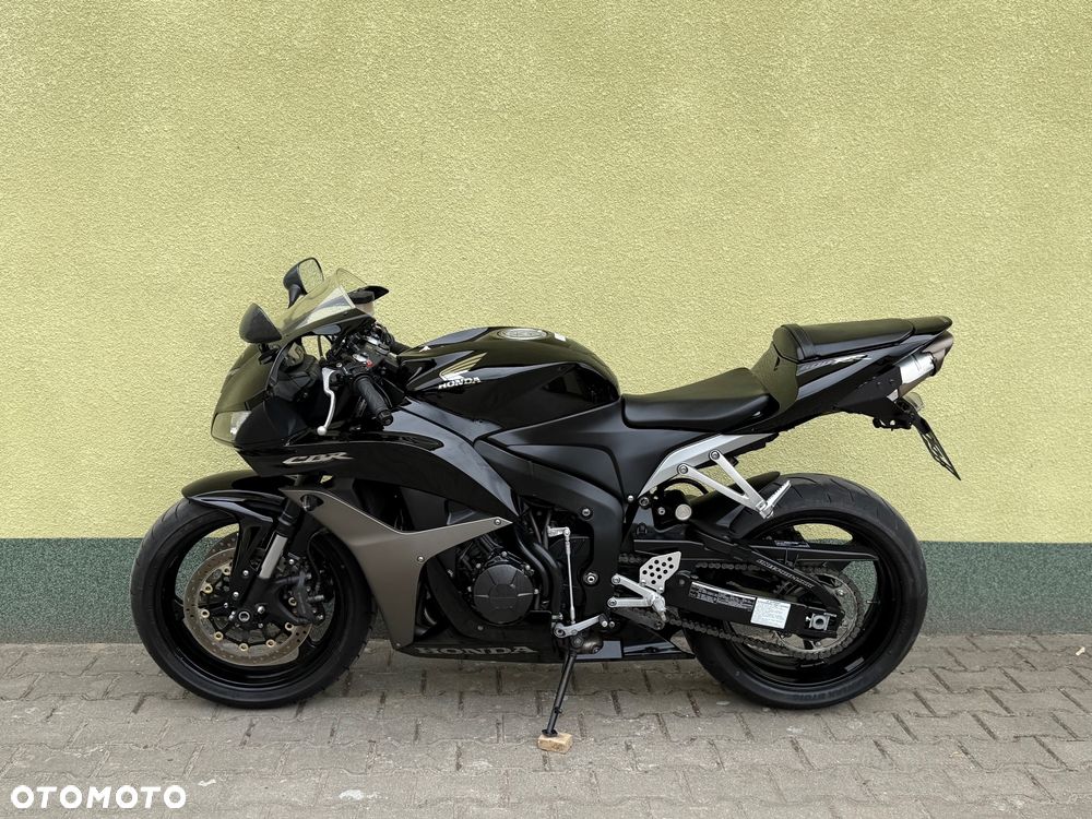 Honda CBR - 23