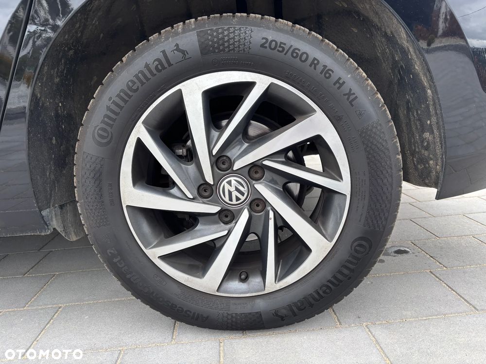 Volkswagen Touran 1.2 TSI (BlueMotion Technology) SOUND - 37