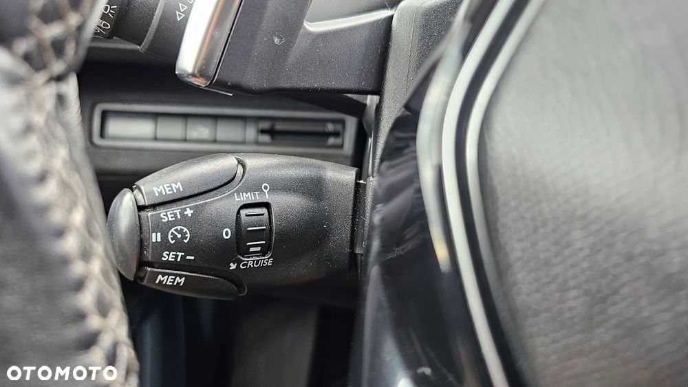 Peugeot 5008 2.0 BlueHDI Crossway S&S EAT8 - 26