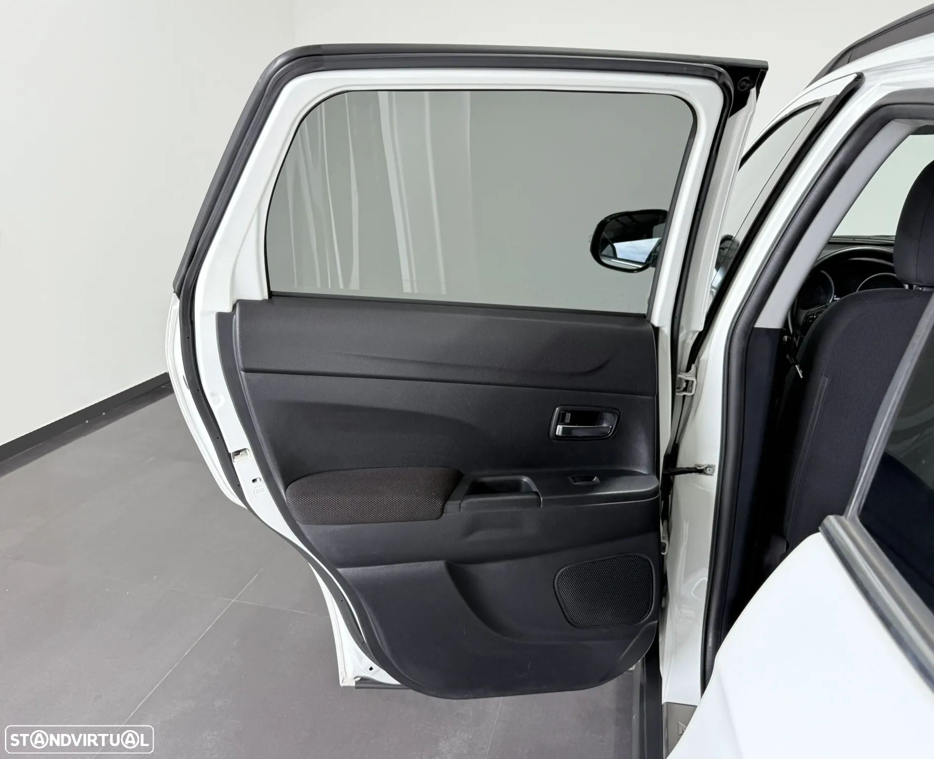 Mitsubishi ASX 1.8 DI-D Intense - 44