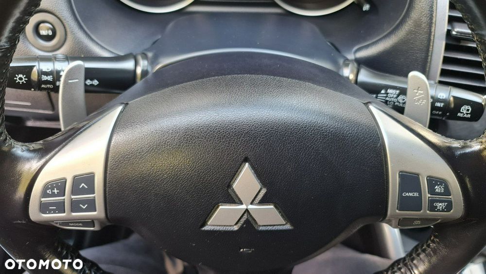 Mitsubishi Outlander - 19