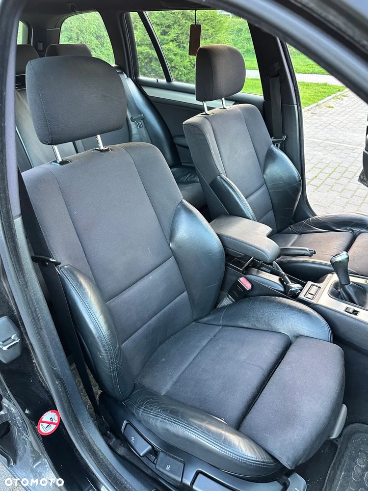BMW Seria 3 318i Touring - 22