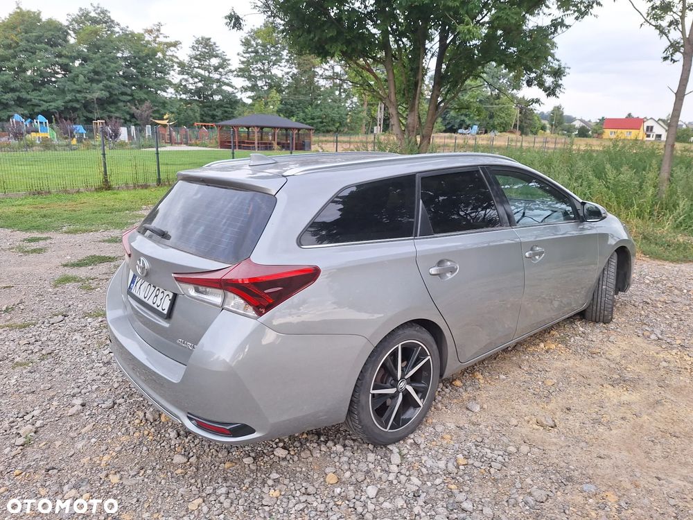 Toyota Auris - 10