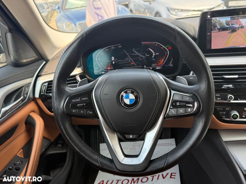BMW Seria 5 520d xDrive AT MHEV - 28