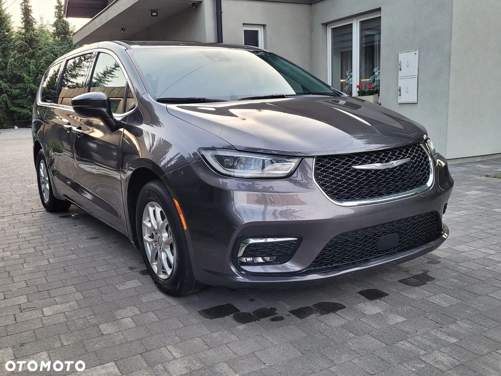 Chrysler Pacifica - 23