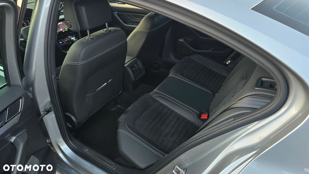 Volkswagen Passat 1.5 TSI EVO Elegance DSG - 24