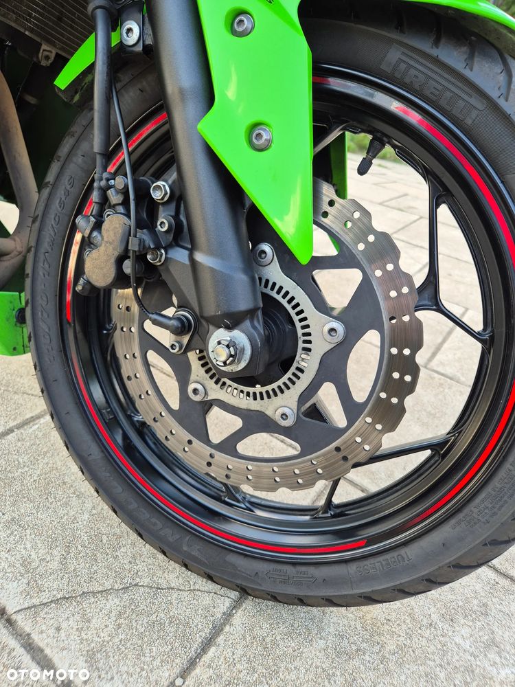 Kawasaki Ninja 300 ABS - 12