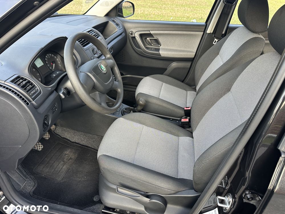 Skoda Fabia 1.2 HTP STYLE Edition - 22