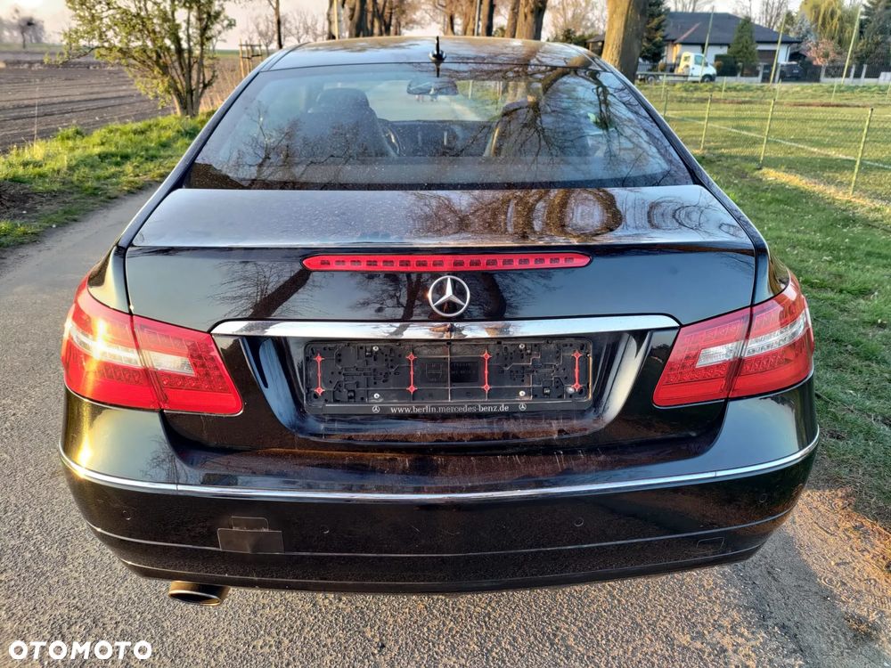Mercedes-Benz Klasa E 220 CDI DPF BlueEFFICIENCY Avantgarde - 13