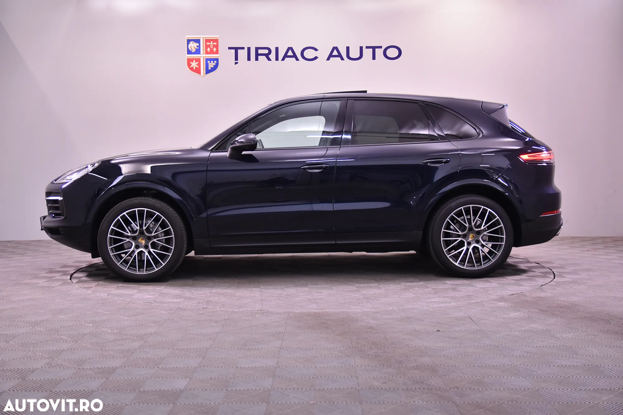 Porsche Cayenne - 2
