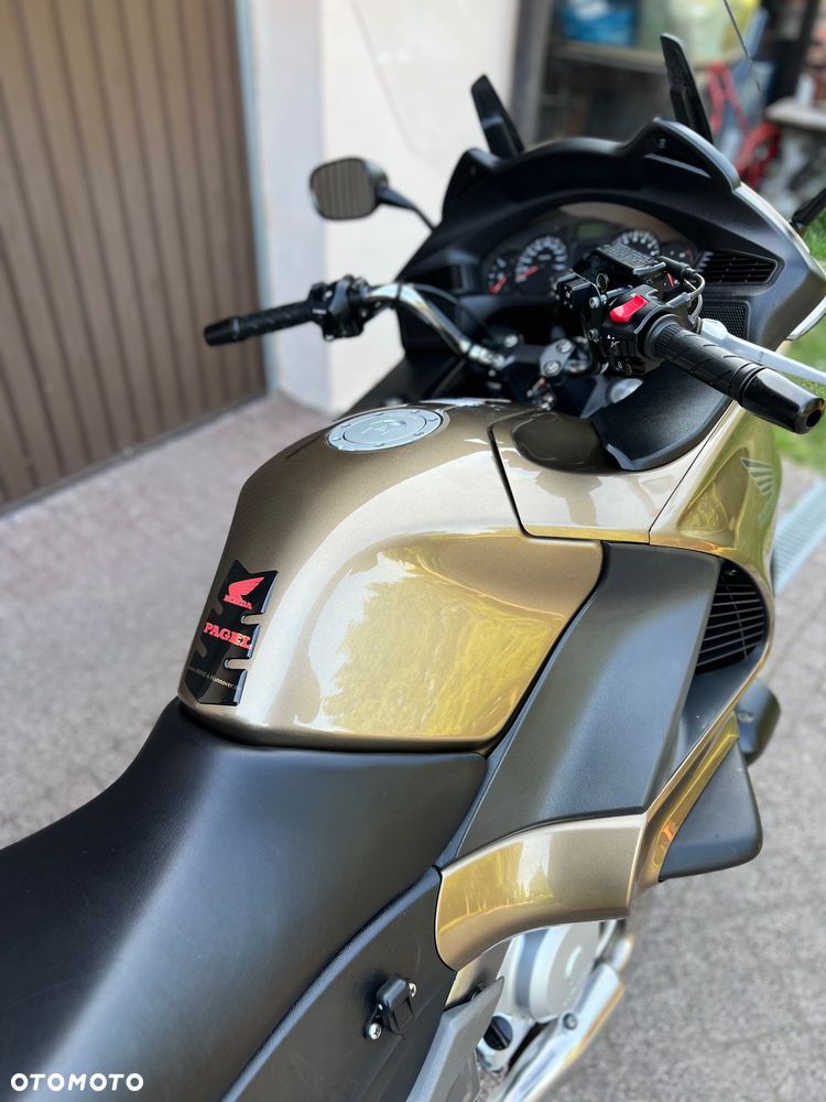 Honda NTV - 17