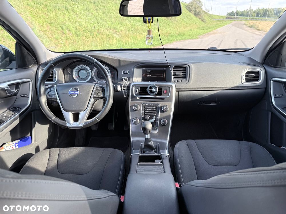 Volvo V60 D4 Momentum - 7