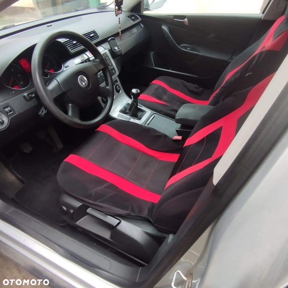 Volkswagen Passat 2.0 TDI DPF Highline - 8
