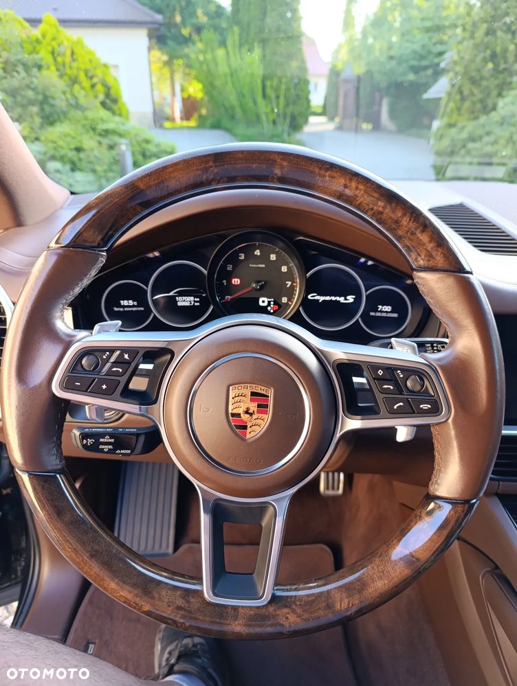 Porsche Cayenne S - 13