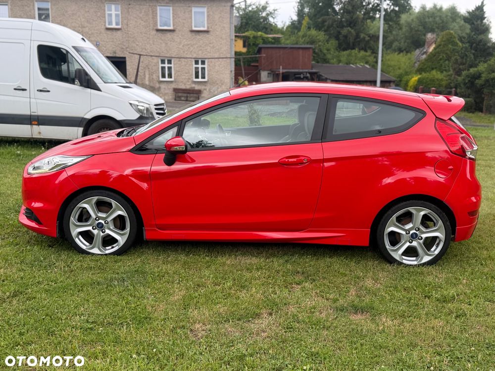 Ford Fiesta 1.6 EcoBoost ST - 17