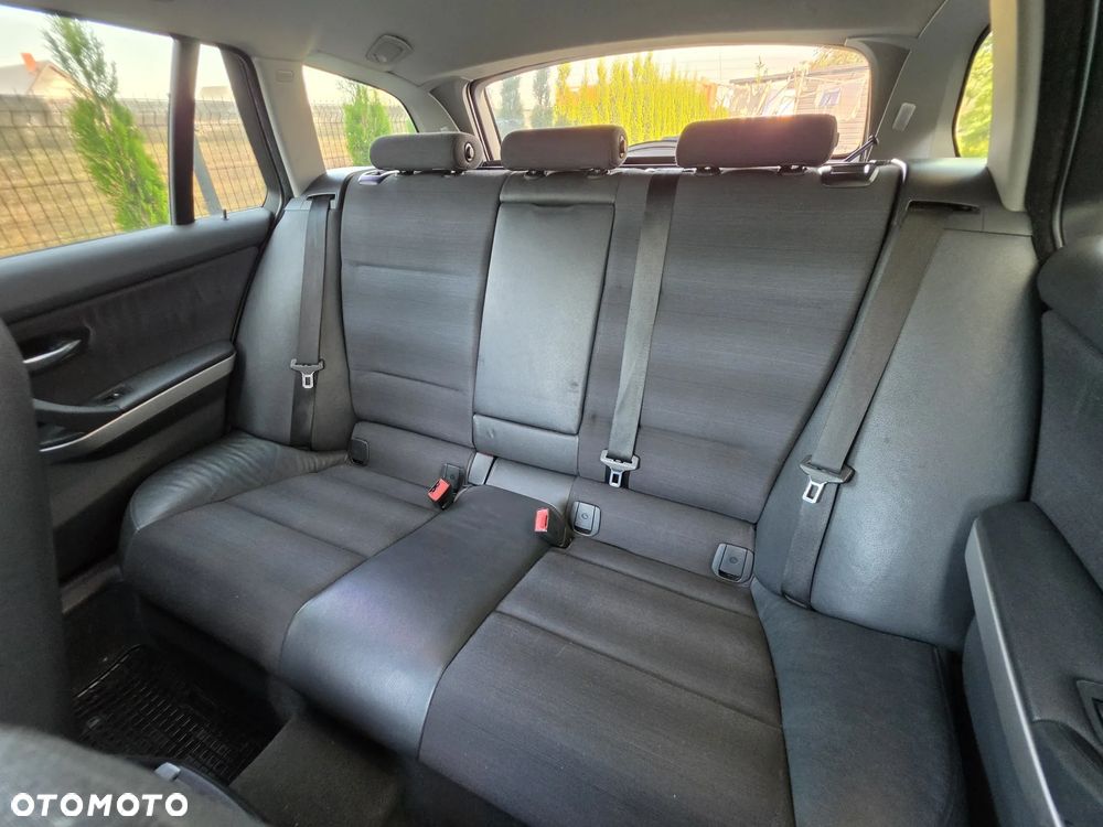 BMW Seria 3 318d - 13