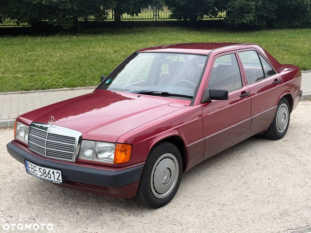 Mercedes-Benz W201 (190) - 1