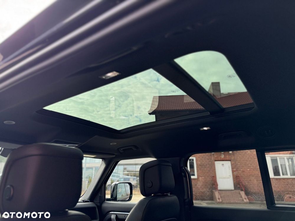 Land Rover Defender - 21