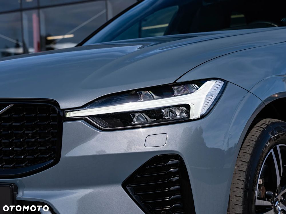 Volvo XC 60 B4 D Plus Dark - 17