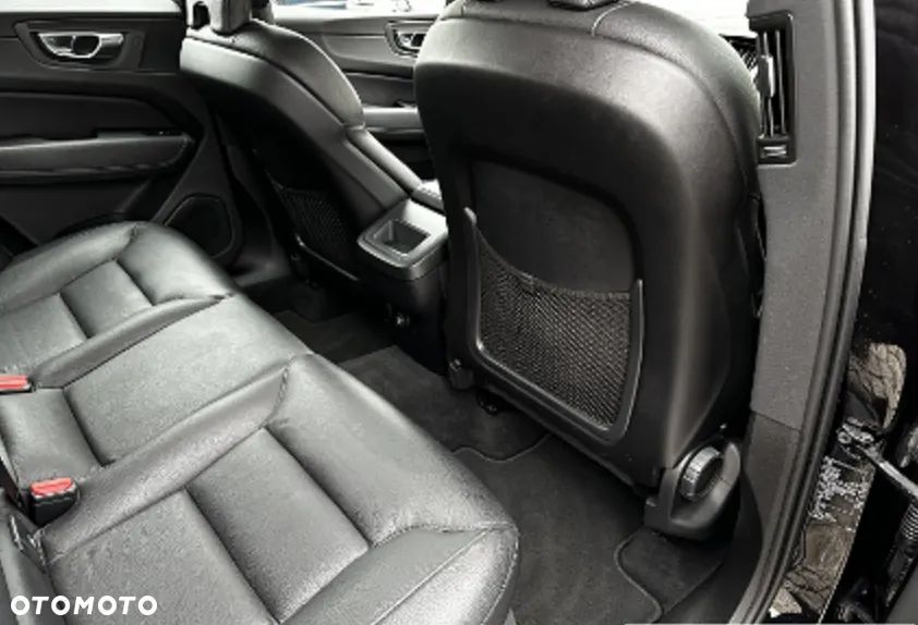 Volvo XC 60 D4 SCR Momentum - 9