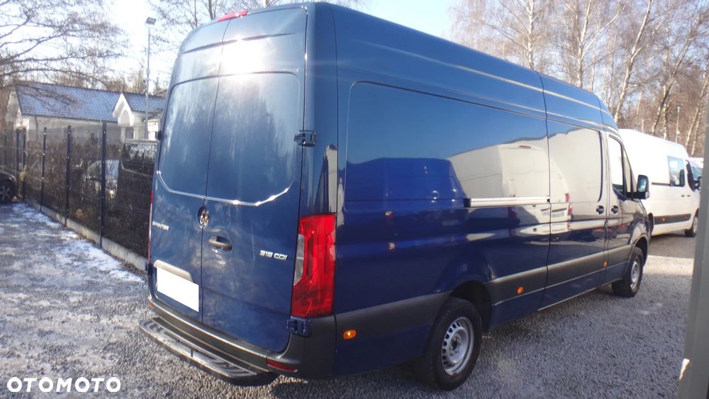 Mercedes-Benz Sprinter - 2