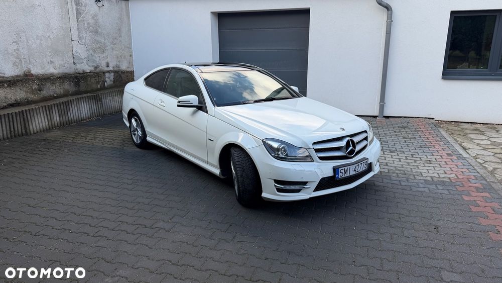 Mercedes-Benz Klasa C 250 CGI BlueEff Sport - 8