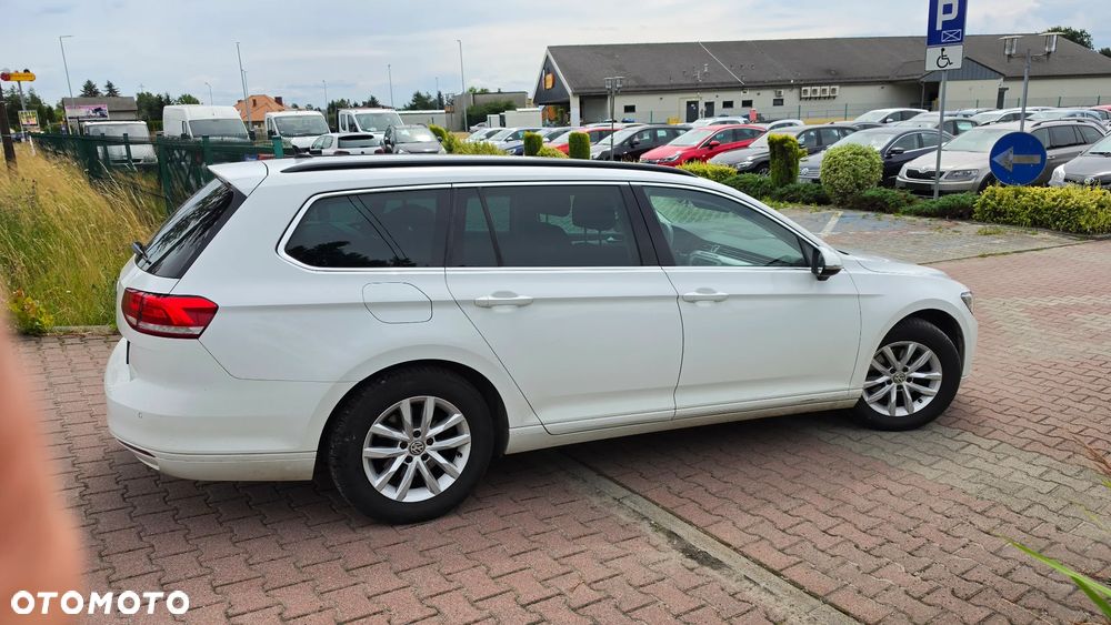 Volkswagen Passat Variant 2.0 TDI (BlueMotion Technology) Trendline - 15
