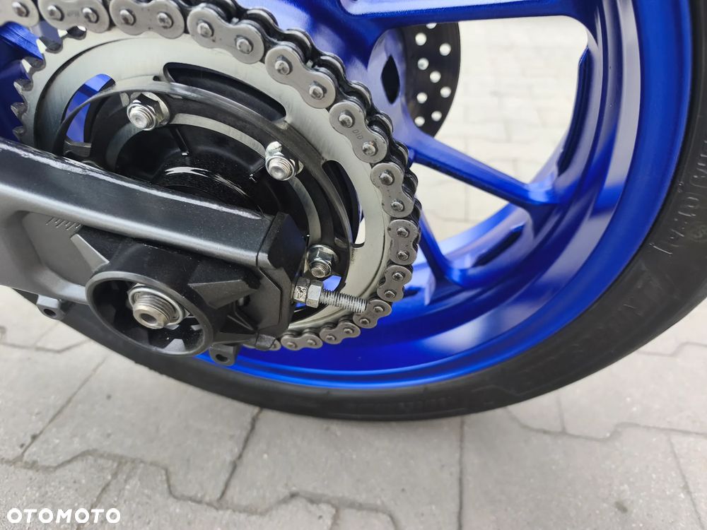 Yamaha R7 - 32