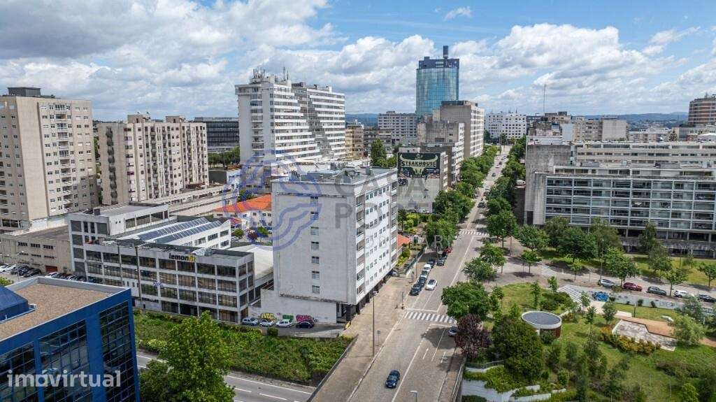 Apartamento T3 renovado c/varanda e garagem - Cidade da Maia, Maia - Grande imagem: 3/31