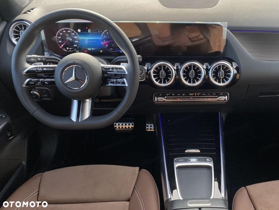 Mercedes-Benz GLA - 15