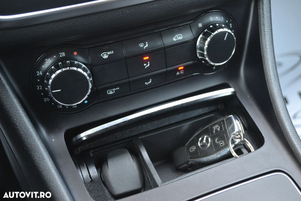 Mercedes-Benz GLA 200 7G-DCT AMG Line - 25